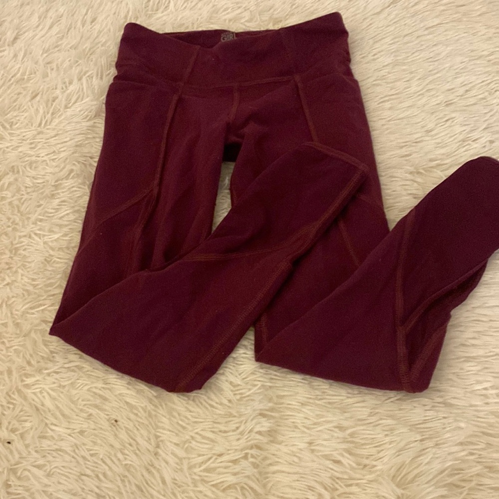 Athleta girls purple full length leggings. Mesh details on ankle and pockets.